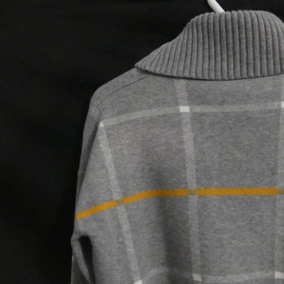 Unbranded | 20 pit to pit measured | Grey Grid - Plaid Turtleneck Sweater - Picture 9 of 14